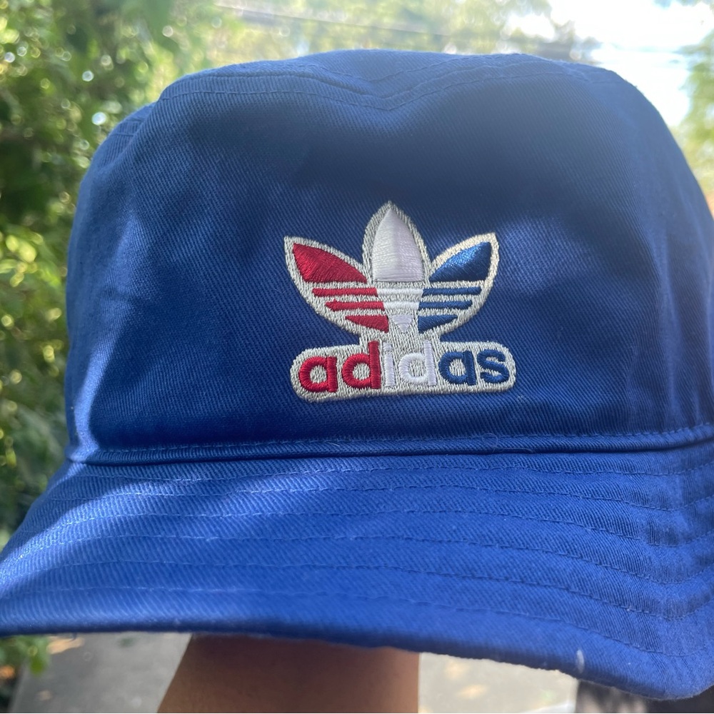 Men’s Adidas one size fits all bucket hat